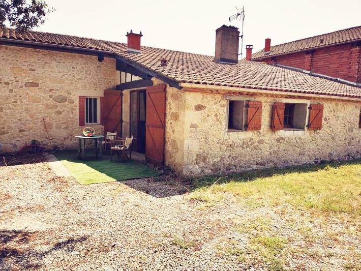 Location de vacances pour 4 personnes, avec Terrasse ainsi que Jardin et Vue à Biran