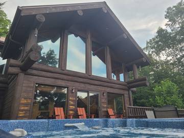 Log Cabin for 4 Guests in Fontana Lake, Swain County, Picture 1