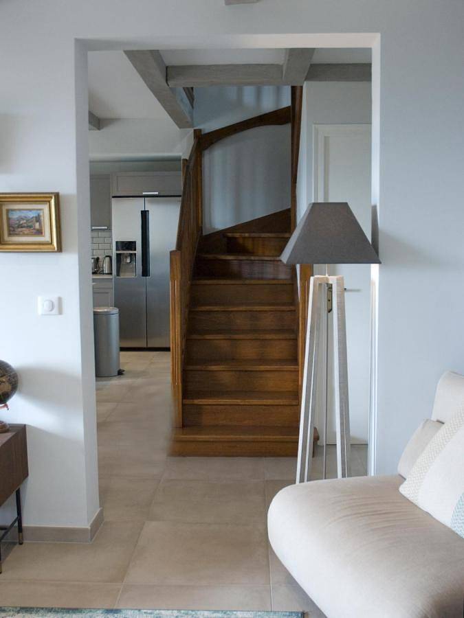 Location de vacances pour 6 personnes, avec vue ainsi que piscine et jardin à Puyloubier - 3