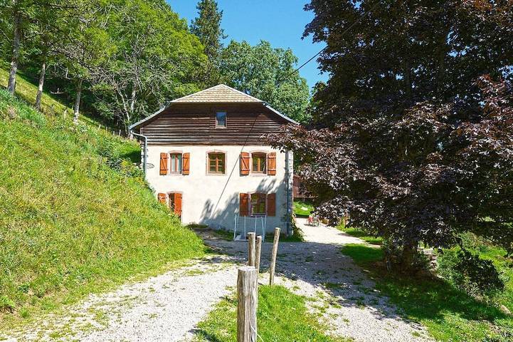 Location de vacances pour 10 personnes, avec terrasse et jardin à Sainte-Croix-aux-Mines