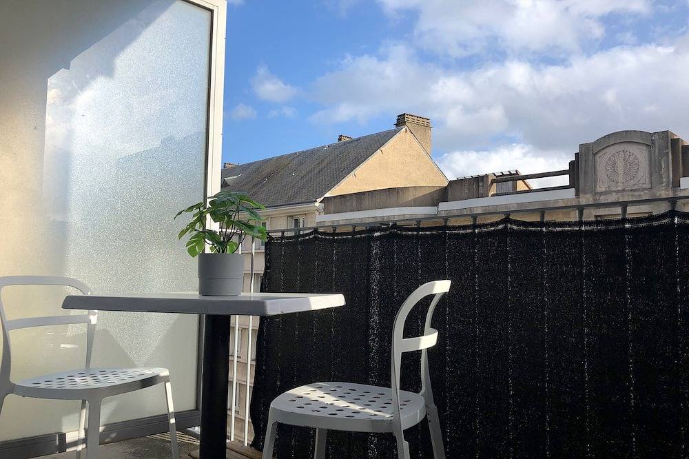Apartamento entero, Studio with balcony & free parking in Tours, Región de Tours