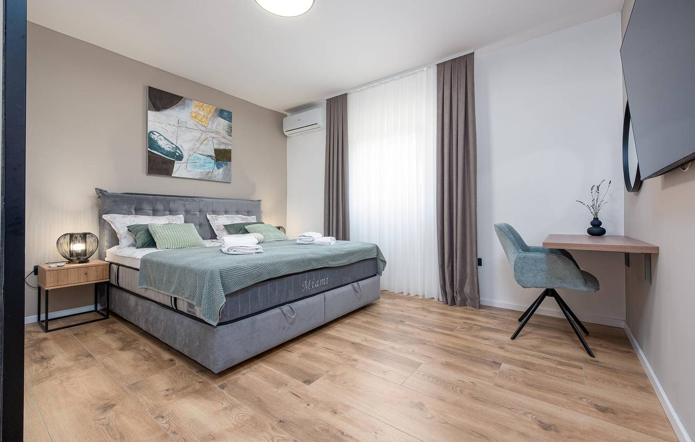 Reizende Ferienwohnung, 1,5 km vom Strand entfernt, mit WLAN, Klimaanlage und Terrasse in Novigradsko More, Zadar