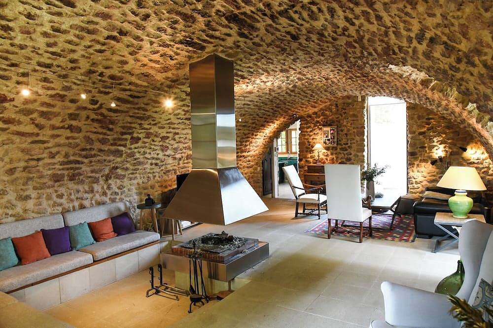 Charming Mas in Provence near Aix in Rognes, Aix-en-Provence region