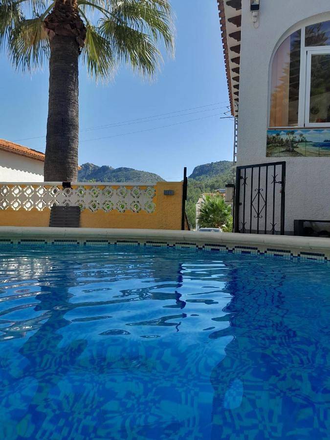 Casa rural para 8 personas, con vistas además de jardín y piscina en Orba - 4