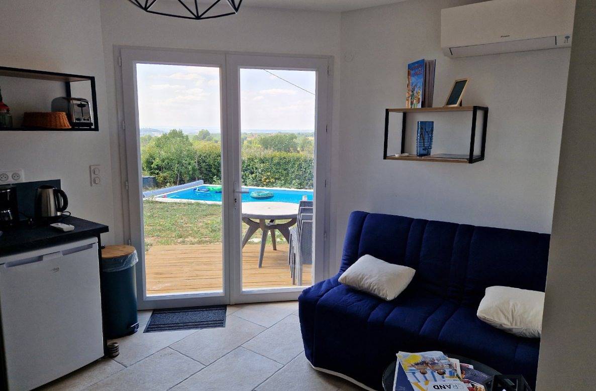 Maison climatisée, piscine sur terrain clos, parking in Lamillarié, Région d'Albi