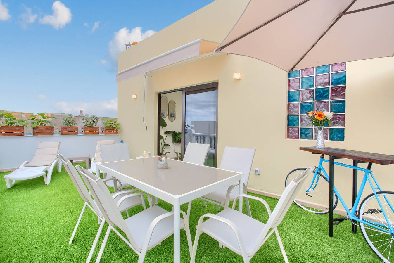 Ganze Wohnung, Ferienwohnung 'Luxury Ático Plaza' mit Bergblick, privater Terrasse und Wlan in Playa San Juan, Guía de Isora