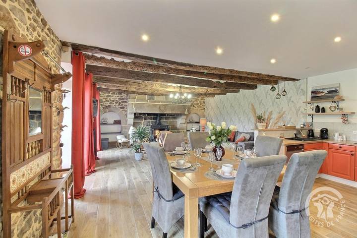 Gîte pour 4 personnes, avec terrasse et jardin, animaux acceptés