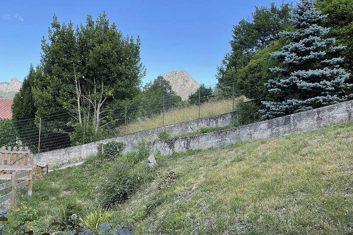 Gîte pour 4 personnes, avec jardin et terrasse à Surba