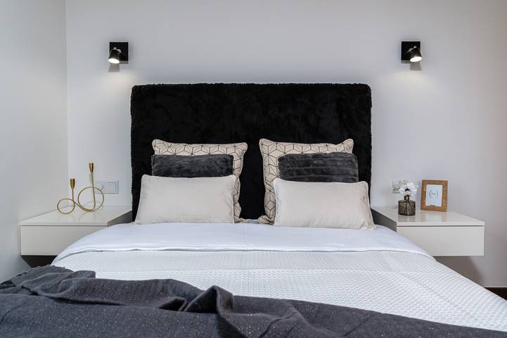 Holiday Home 'Melblue' with Sea View, Private Terrace and Wi-Fi in Estreito da Calheta, Madeira