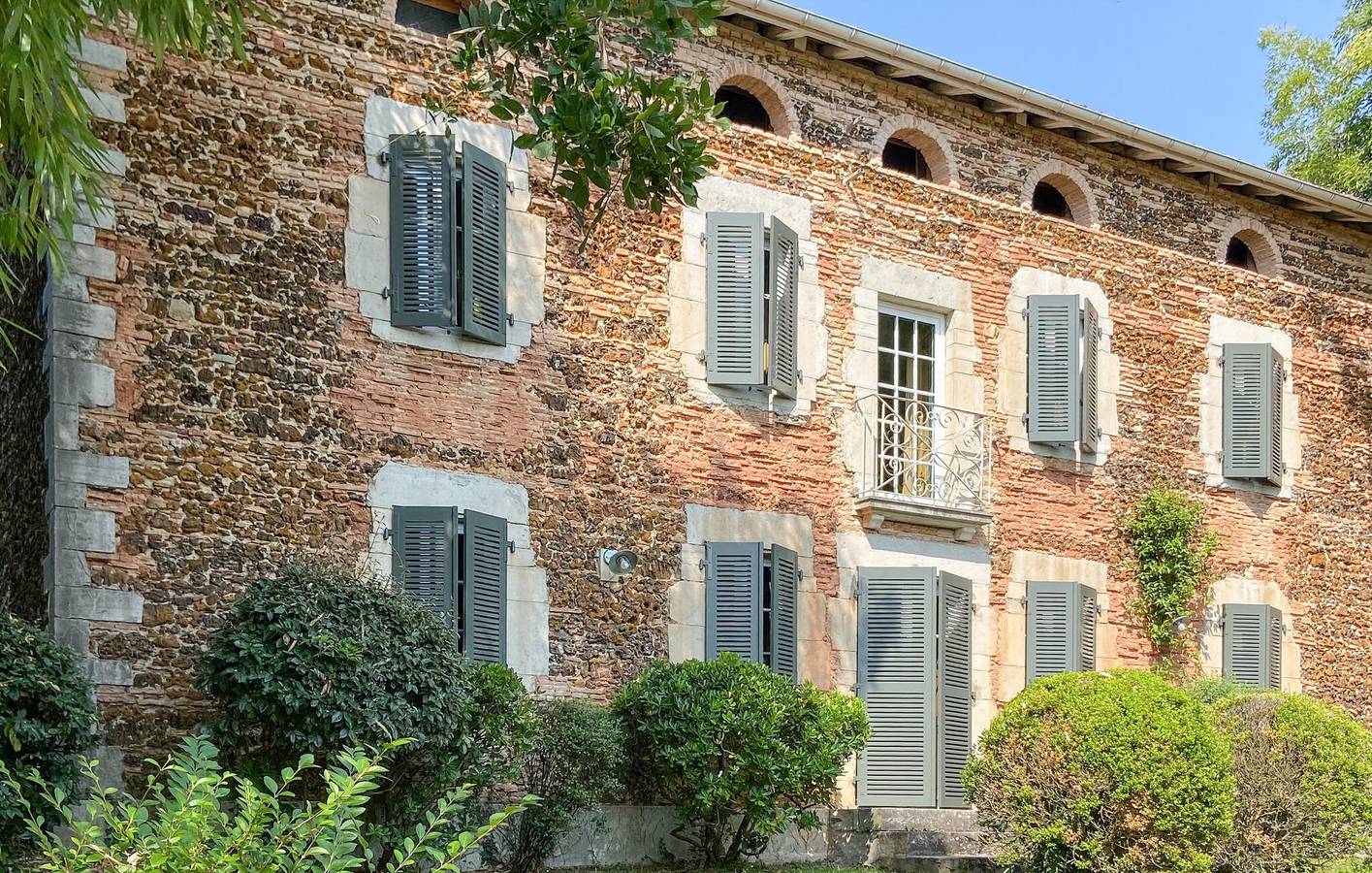 Arjuzanx Garden Apartment with Pool & Parking in Morcenx-la-Nouvelle, Landes