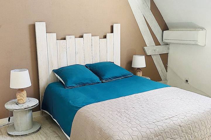 Location de vacances pour 12 personnes, avec terrasse ainsi que jacuzzi et jardin à Lamonzie-Saint-Martin - 3