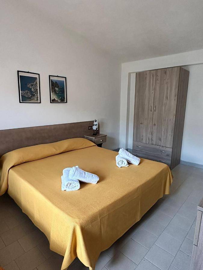Parc de vacances pour 5 personnes, avec jardin ainsi que vue et piscine à Zambrone - 3