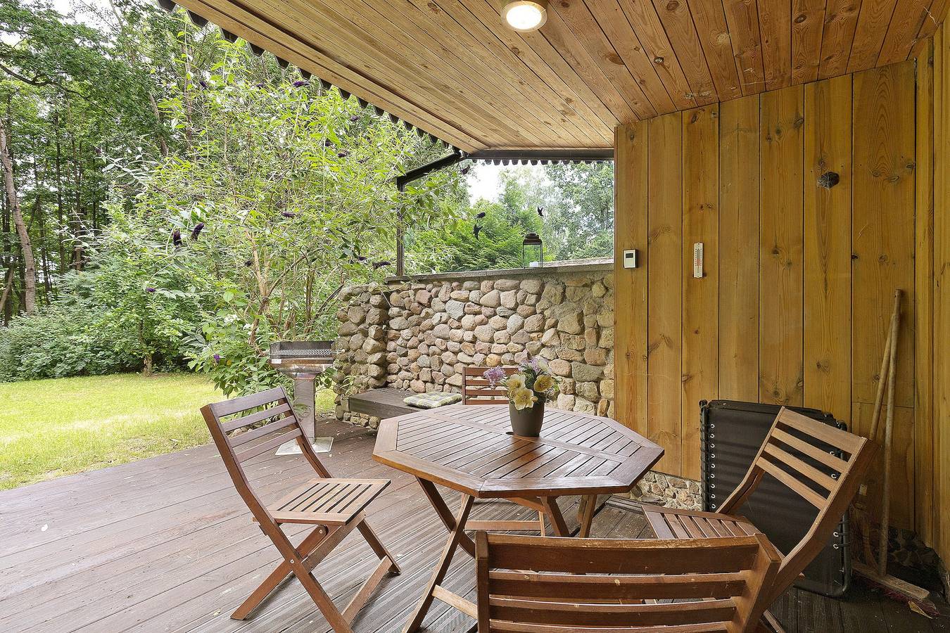 Bungalow 'Urlaubsoase Am Bruchsee' mit Seeblick, privater Terrasse und eigenem Garten in Templin, Barnimerland Region