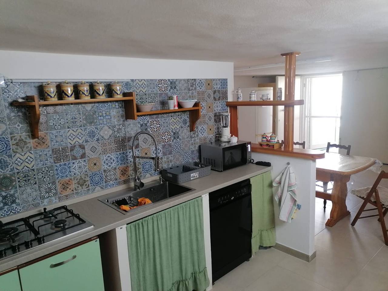 Appartement entier, Appartement Peppe's Home avec terrasse privée, jardin et Wi-Fi in Triscina, Castelvetrano (Commune)