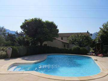 Gîte pour 2 personnes, avec jardin et piscine à Vercheny