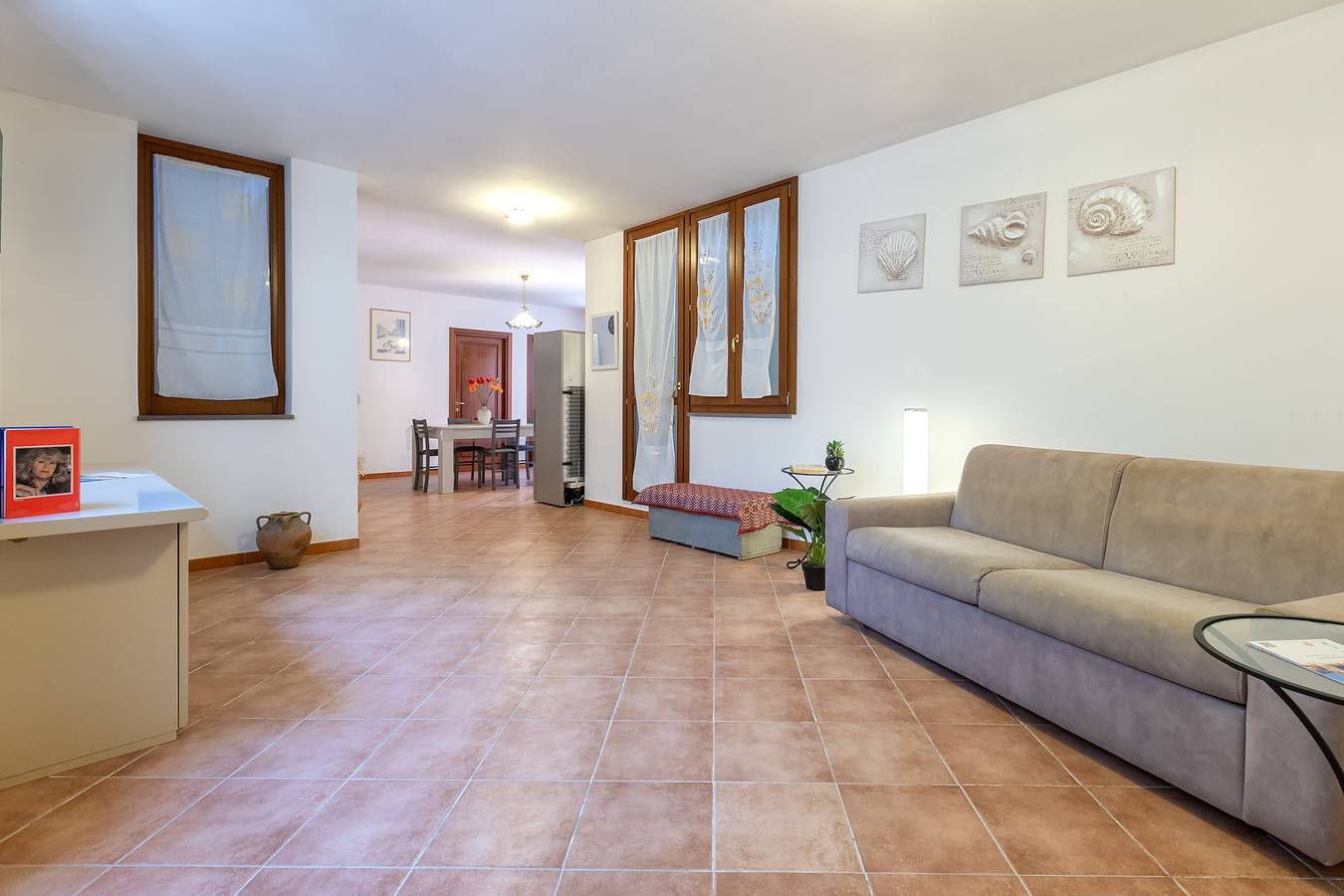 Casa vacanze 'Marina' con vista sulle montagne, terrazza condivisa e Wi-Fi in Provincia di Sassari