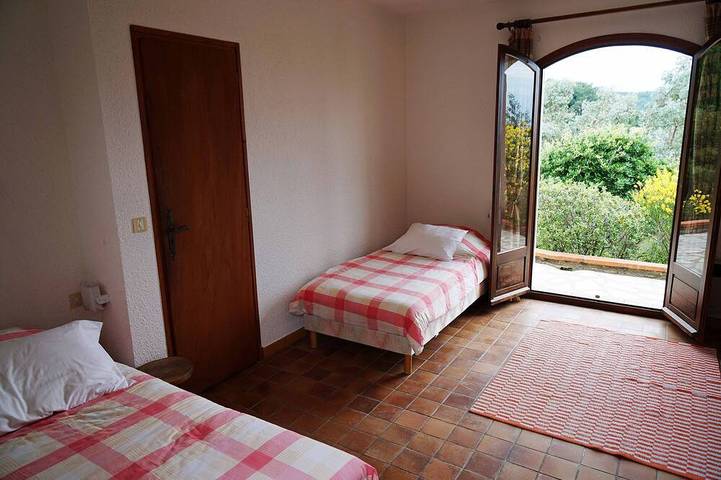 Location de vacances pour 12 personnes, avec jardin à Montesquieu-des-Albères - 3