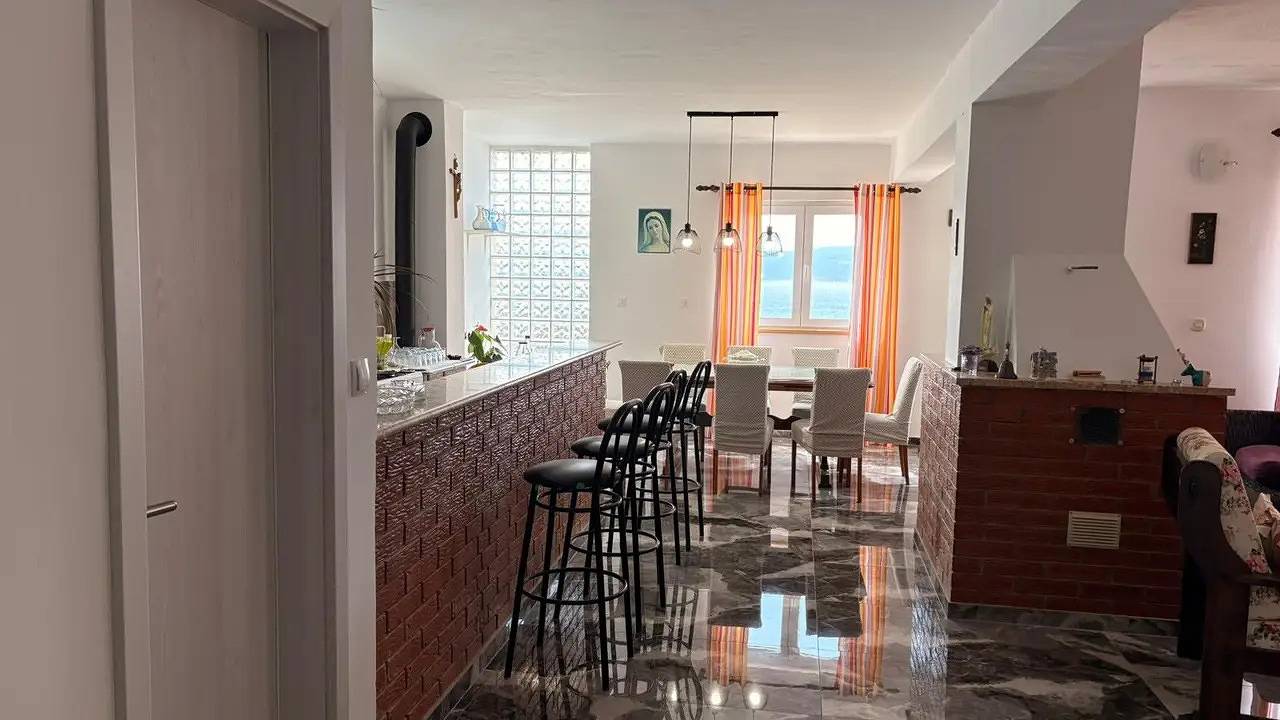 Geheel vakantieappartement, Ferienwohnung für 8 Personen (116 m²) in Marušići in Marusici, Omiš-Riviera