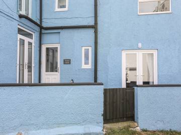 Holiday Home for 4 People in Rhosneigr, Isle of Anglesey, Photo 1