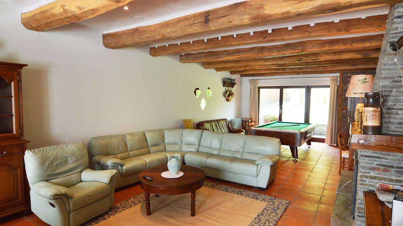 Vakantiehuis voor 18 personen met terras in Beauraing, Regio Namur