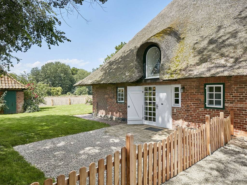 Ferienhaus in Göhl mit Schwimmbecken in Göhl, Ostholstein