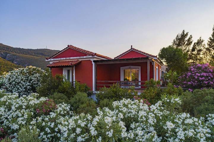 Villa for 6 people, with balcony and garden in Samos