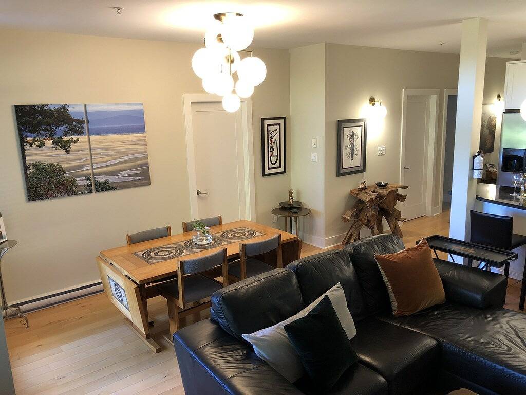 Luxuriöser \"Rathtrevor Beach Retreat\" in Tanglewood, nur einen kurzen Spaziergang vom Strand entfernt in Parksville, Regional District of Nanaimo