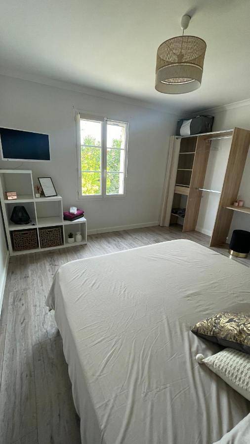 Chambre privée chez l habitant au mas des fontaines in Jonquières-Saint-Vincent, Région de Nîmes