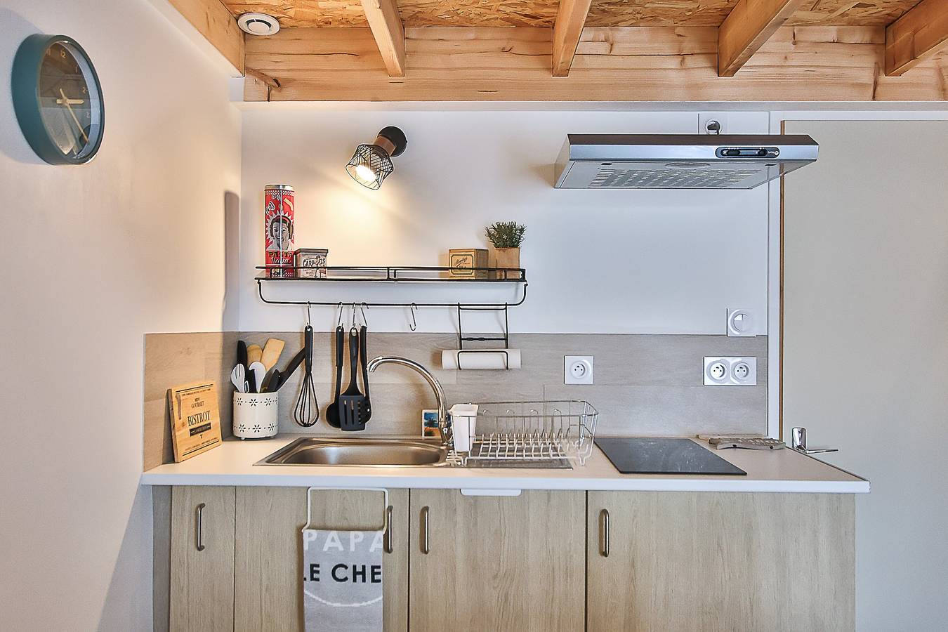 Apartamento inteiro, Apartamento de Férias "Studio Le Petit Julien" com Jardim Partilhado & Wi-Fi in Saint-Julien-des-Landes, Vale do Loire