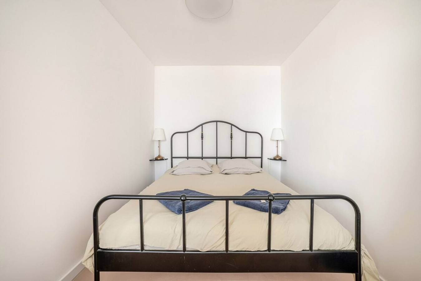 Ganze Wohnung, Ferienwohnung für 2 Personen mit Balkon in Sanary-sur-Mer, Toulon Region