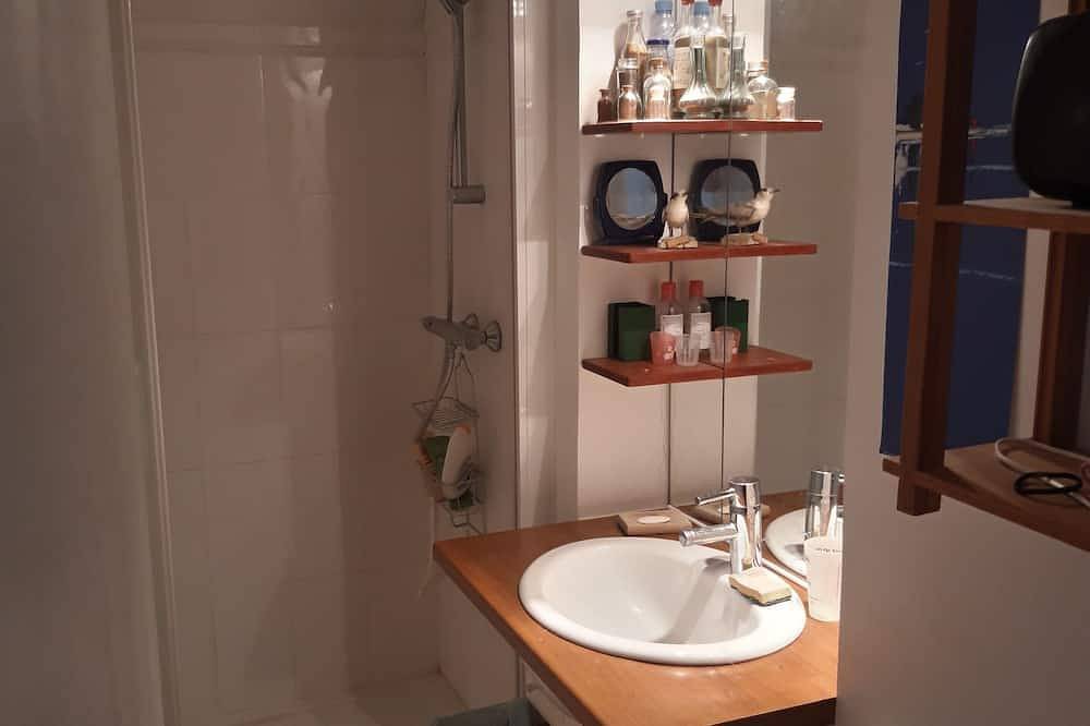 80ème Anniv Débarquement, Caen Nord, Proche Mémorial, Parking Privé Avec Parc in Caen, Caen region