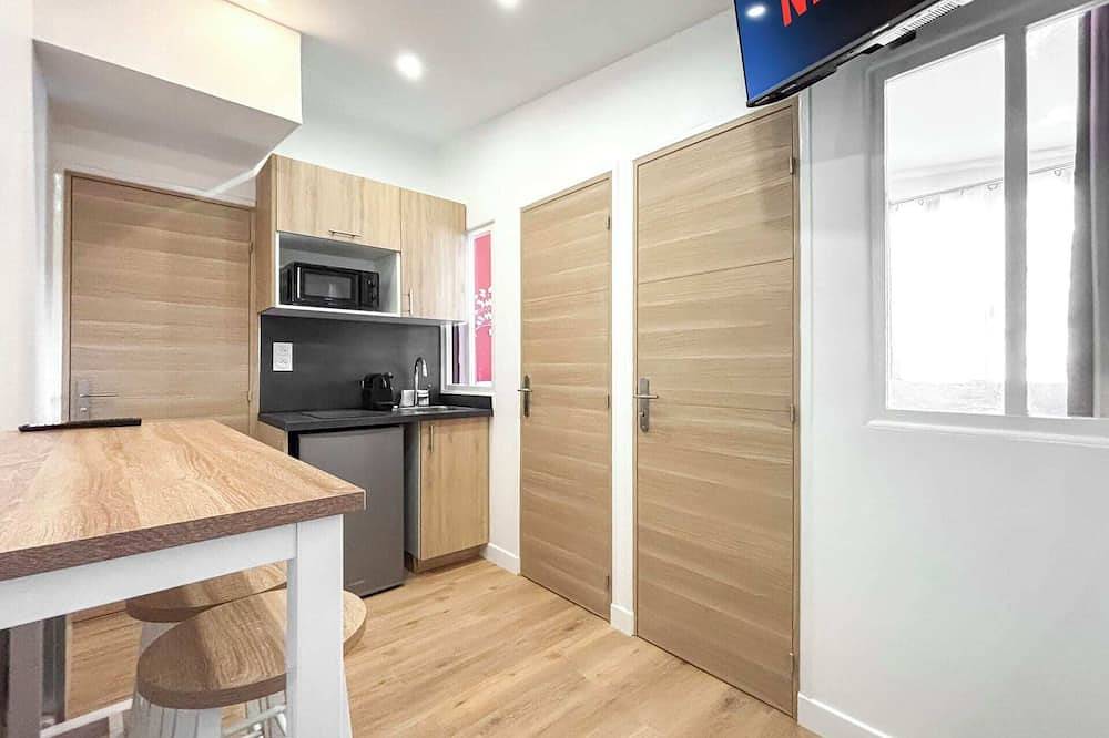 Appartement entier, Hoche C 112 - Deux Chambres Appartement, Couchages 4 in Le Pré-Saint-Gervais, Seine-Saint-Denis