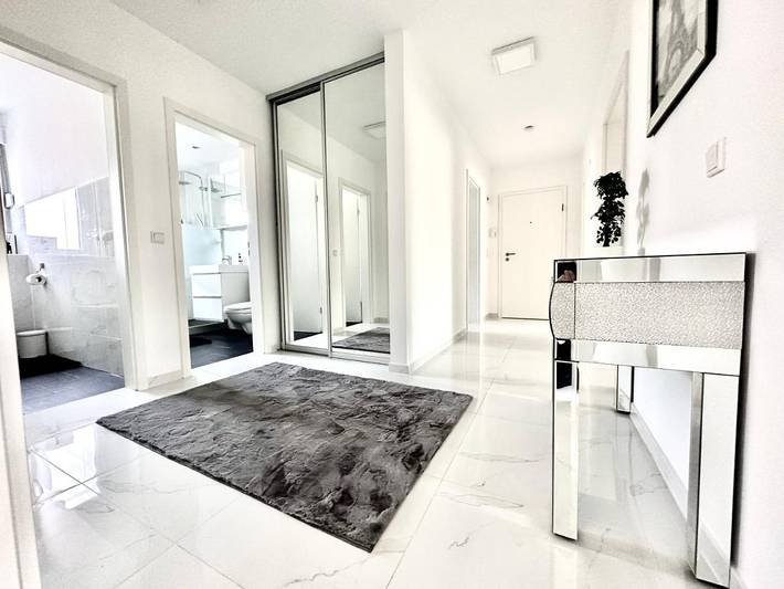 Ferienwohnung für 6 Personen, mit Balkon und Terrasse sowie Garten und Ausblick in Bonn - 2