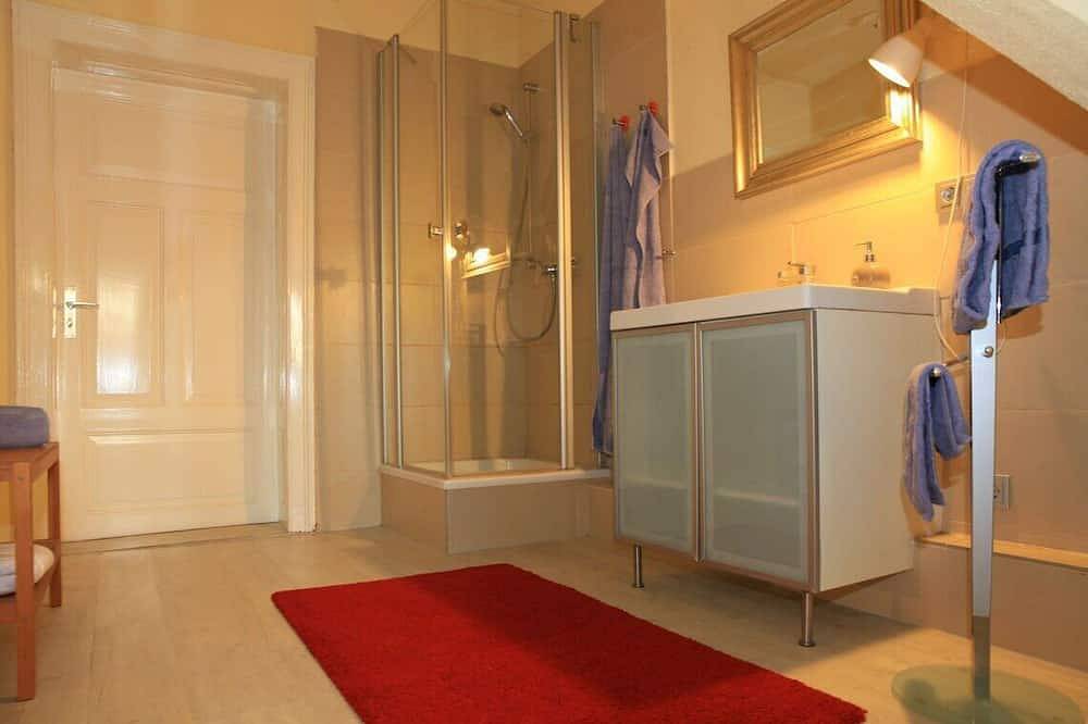 Ganze Wohnung, Inselvilla - Ferienwohnung auf der Insel in Hameln in Hameln, Weserbergland