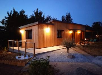 Gîte pour 4 personnes, avec jacuzzi ainsi que terrasse et jardin en Bourgogne-Franche-Comté