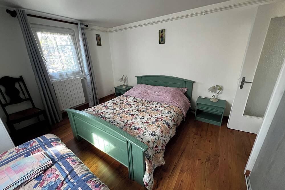 Entire apartment, Bay of Mont Saint Michel apartment with pool in Cherrueix, Mont-Saint-Michel Bay