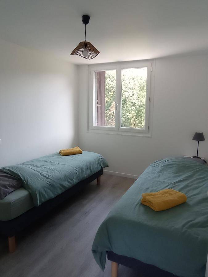 Double Room with Private Bathroom in Saint-Léger-de-Peyre, Région de Mende