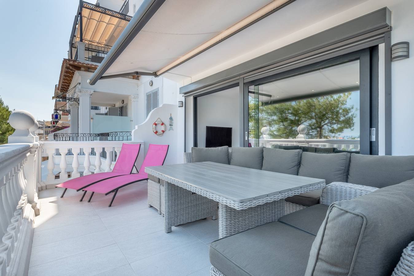 Apartamento entero, Fantástico apartamento con terraza, vista al mar, aire acondicionado y Wi-Fi in Puerto de Pollensa, Pollença