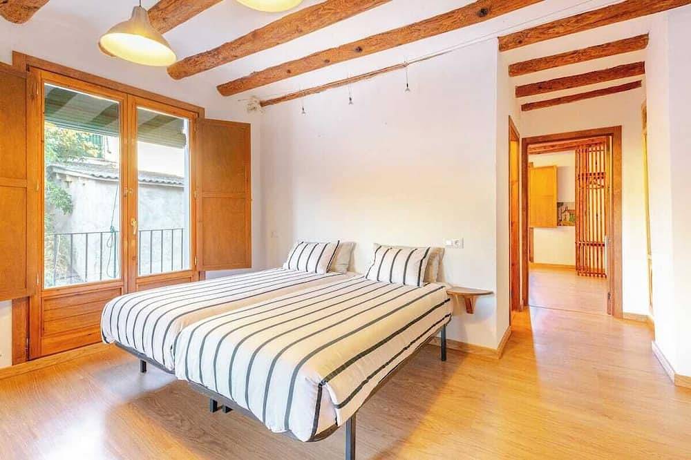 Casa Marco Costean, Double room with private bathroom and one other double room in Hoz y Costean, Huesca Province