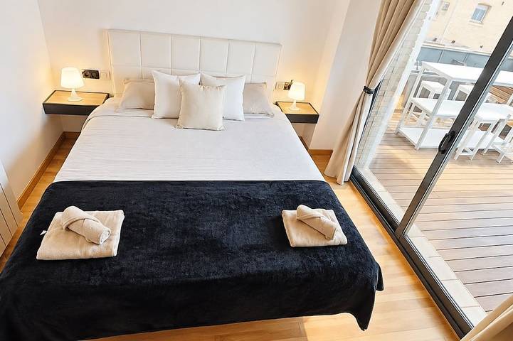 Entire apartment, Apartment with a Pool on the Beach in Barcelona in Badalona, Barcelonès