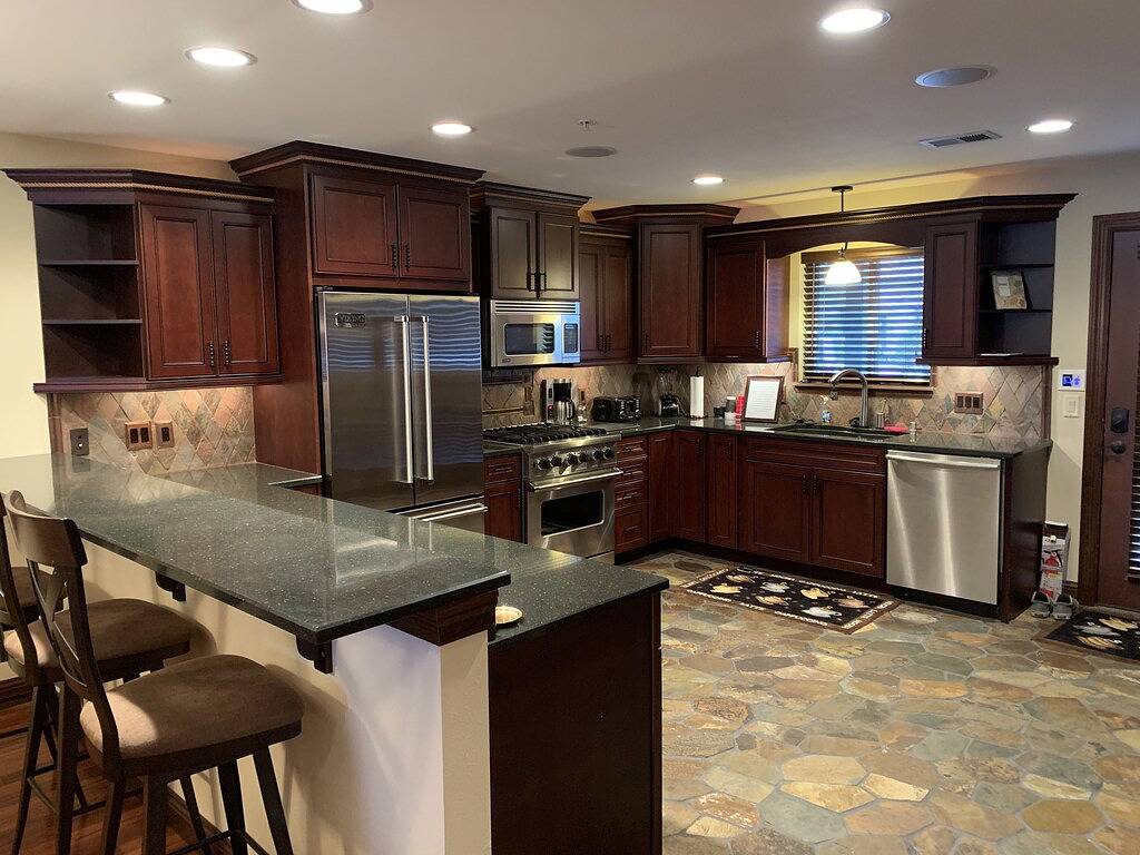 Ganze Wohnung, ⚓❀ Lakefront Condo ❀ Private Beach - Kayaks - Family Friendly ❀⚓ in Lake Delton, Sauk County