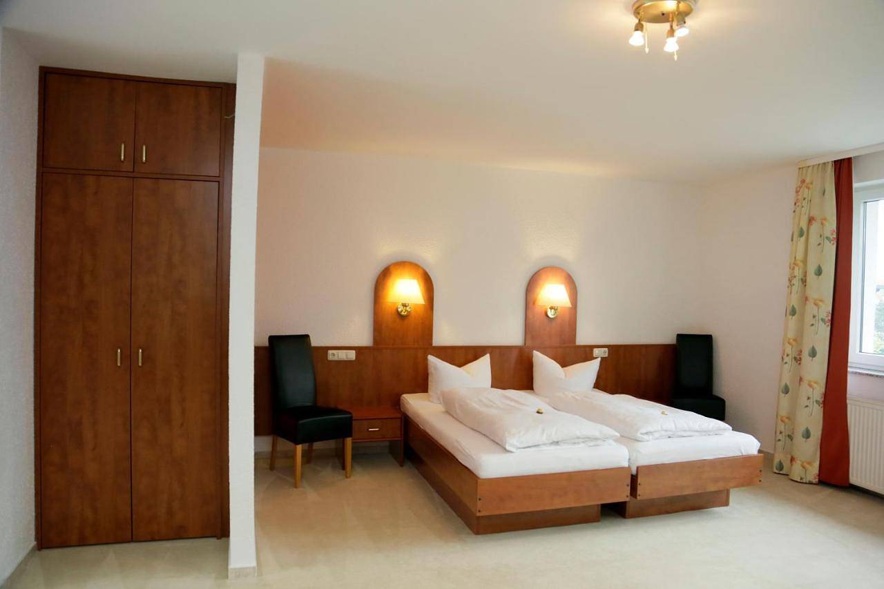 Urlaubspension 'Hohes Rott' und Apartmenthaus in Heilbad Heiligenstadt, Region Eichsfeld