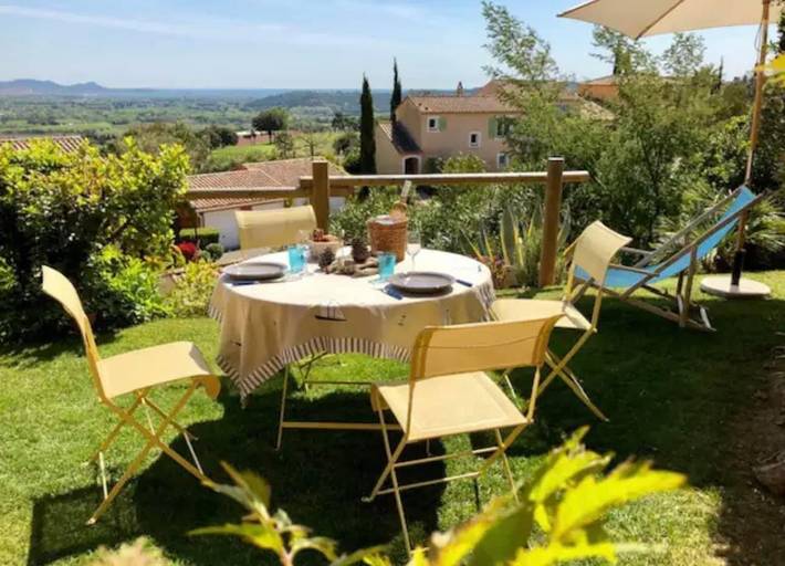 Gîte pour 5 personnes, avec Terrasse et Jardin ainsi que Piscine et Vue à Roquebrune-sur-Argens - 2