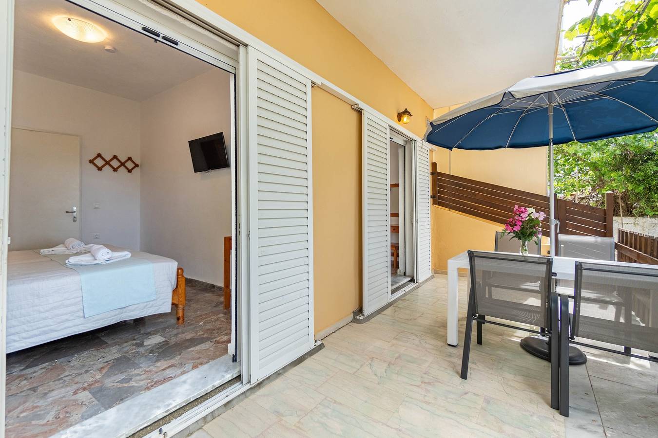 Ganze Wohnung, Ferienwohnung '2' mit Meerblick, Wlan und Klimaanlage in Agios Georgios, Korfu
