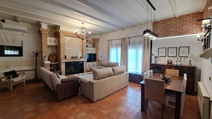 Chalet para 13 personas, con piscina además de jardín y vistas, Se admiten mascotas en Provincia de Ciudad Real - 2