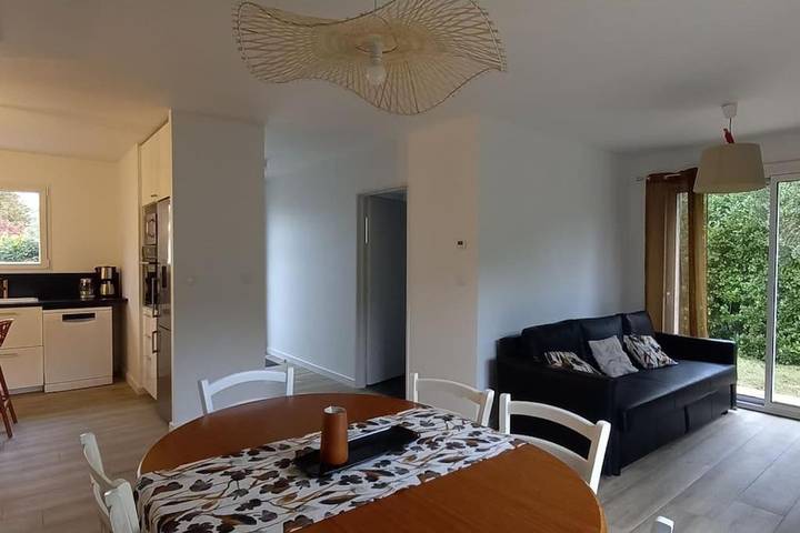 Location de vacances pour 8 personnes, avec jardin et piscine à Saint-Aubin-de-Médoc - 3