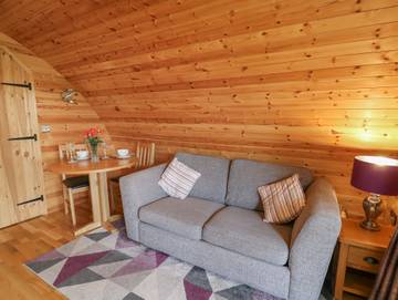 Hut for 4 People in Carmarthenshire, South-Wales, Photo 3
