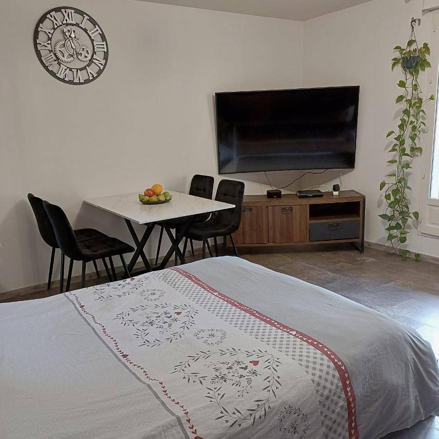 Appartement entier, Apparemment entier Jardin Terrasse Netflix in Combs-la-Ville, Seine-et-Marne