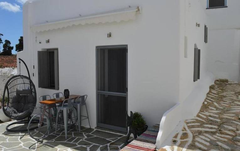 Gîte pour 4 personnes, avec terrasse dans Kithnos Chora - 3