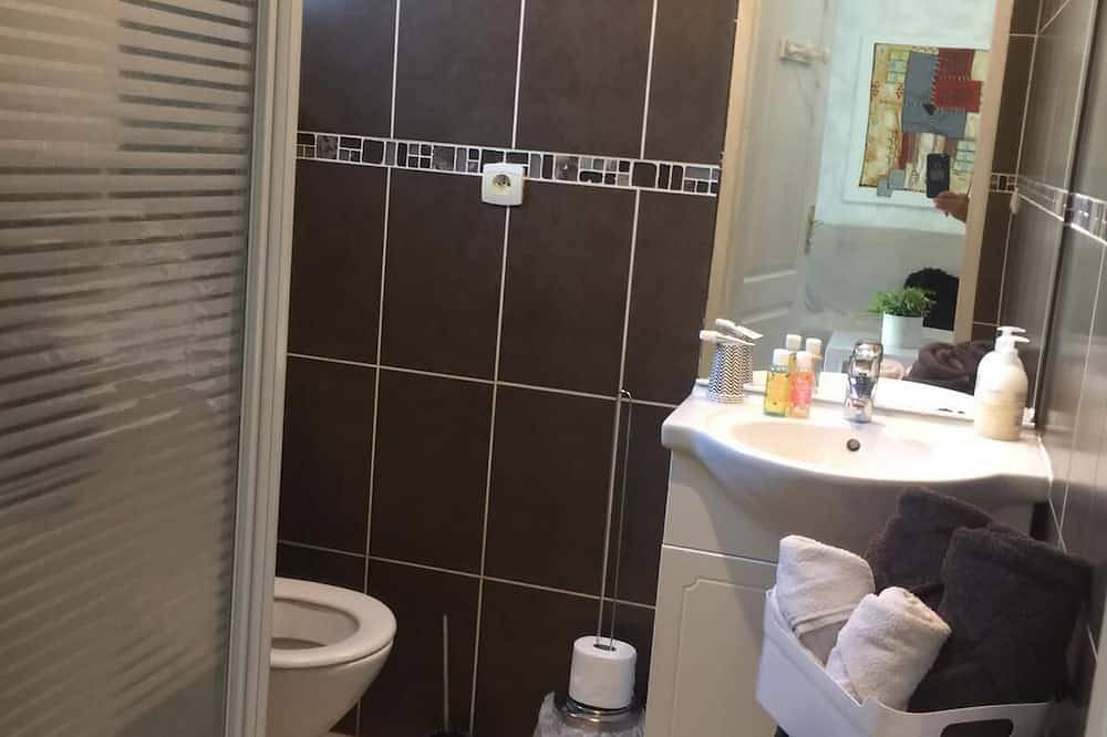 Ganze Wohnung, Small studio Classified 1* garden -Summer spa 06 to 09 in Le Cannet-des-Maures, Draguignan Region